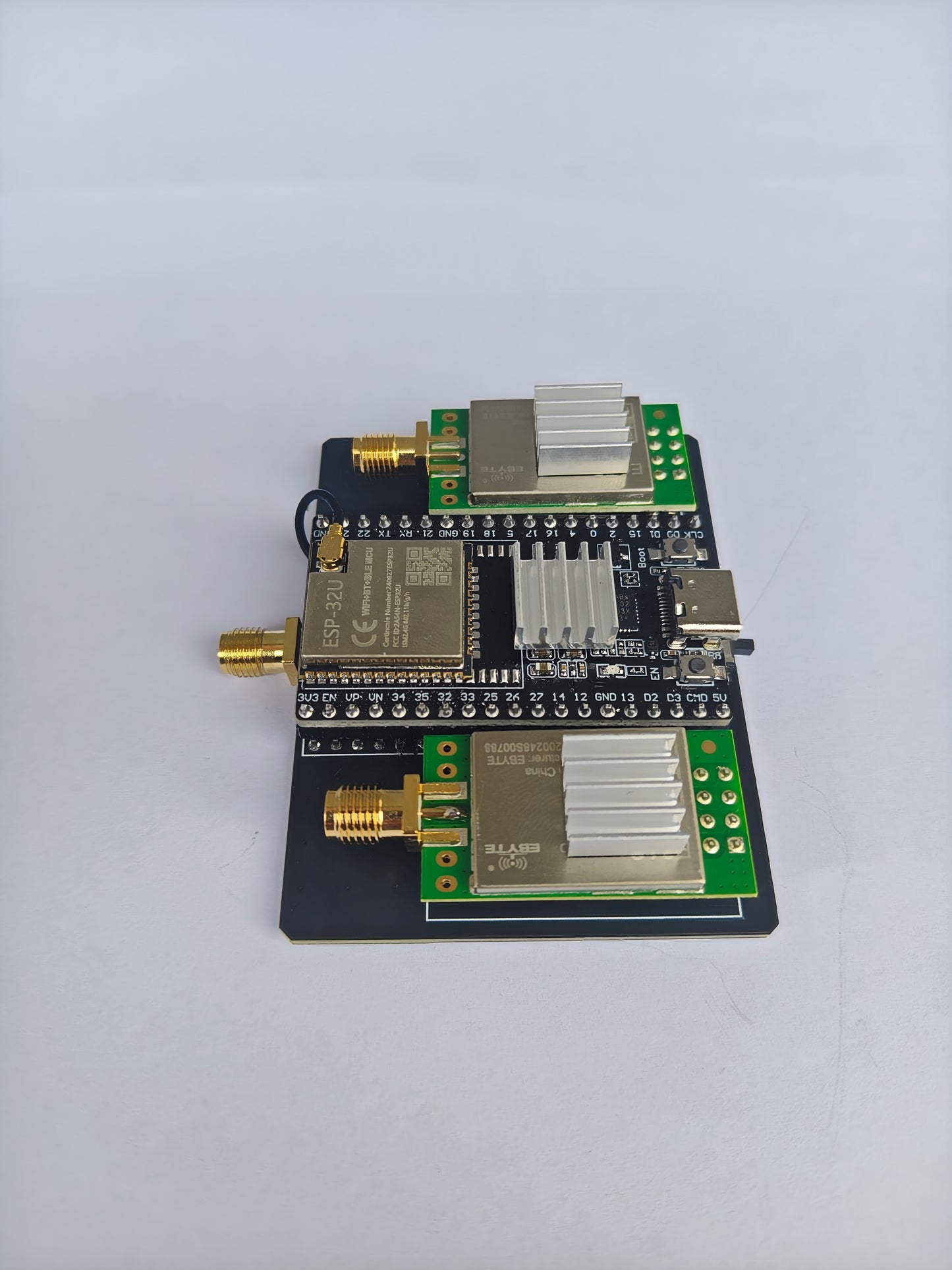 New ESP32 + NRF24L01 PA LNA 2.4GHz Module ,Upgraded Antenna Block Bluetooth Signal Dual Mode Communication Protocol Development Board
