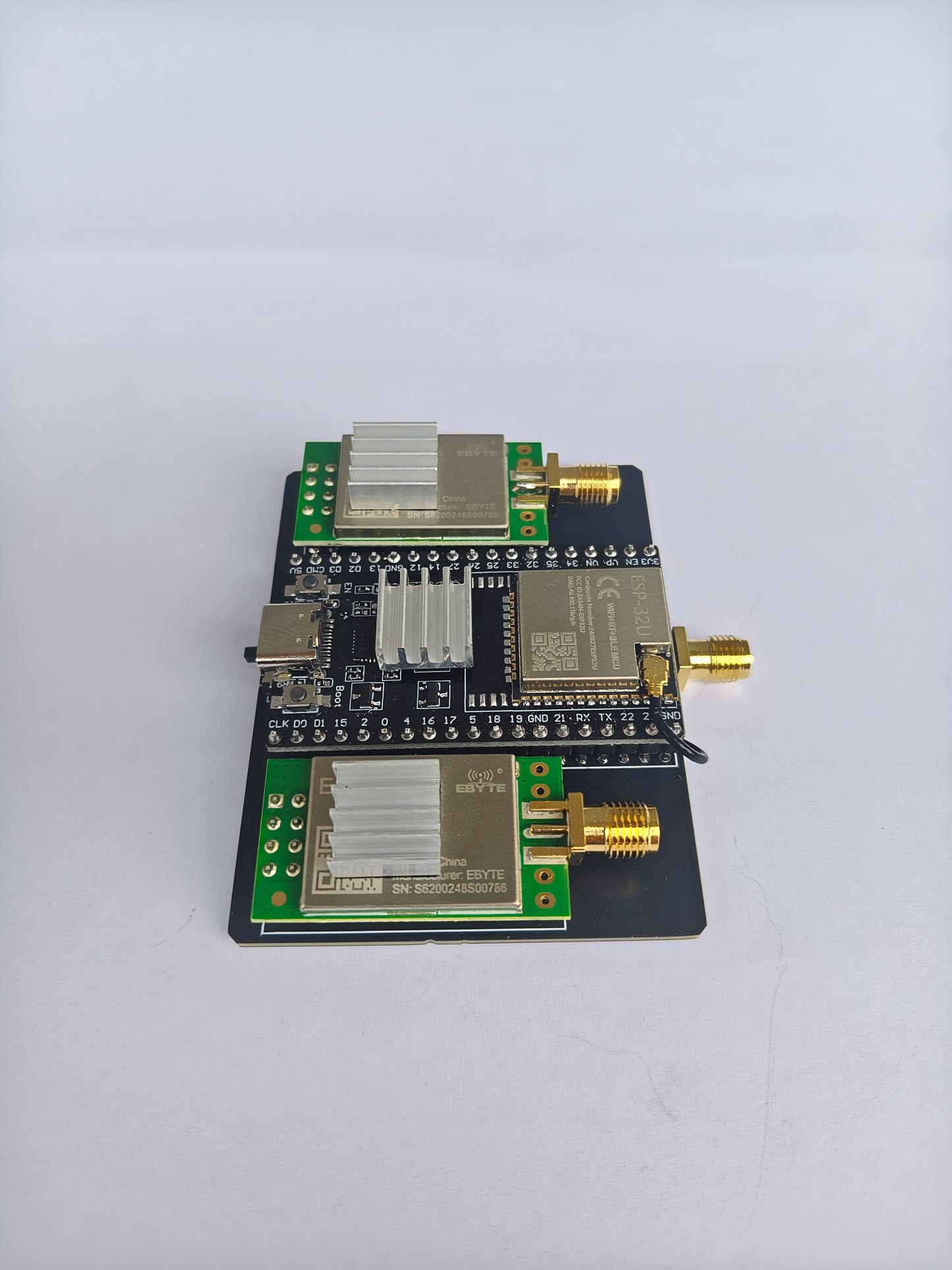 New ESP32 + NRF24L01 PA LNA 2.4GHz Module ,Upgraded Antenna Block Bluetooth Signal Dual Mode Communication Protocol Development Board