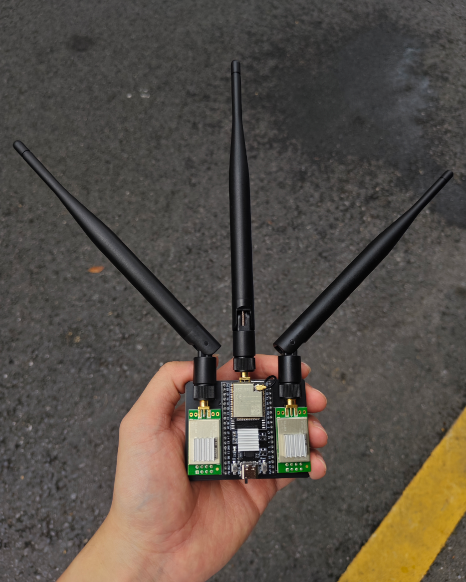 New ESP32 + NRF24L01 PA LNA 2.4GHz Module ,Upgraded Antenna Block Bluetooth Signal Dual Mode Communication Protocol Development Board